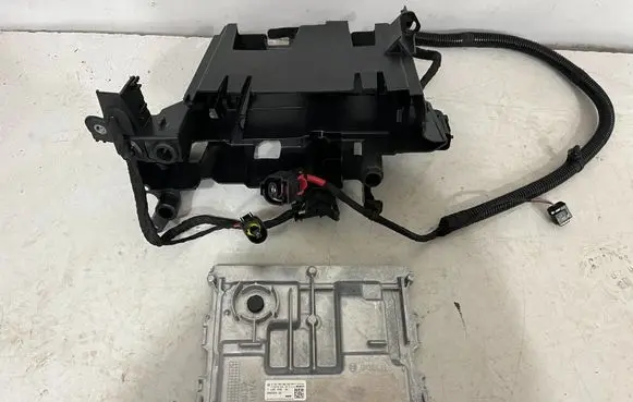 BMW X7 G07 Engine control unit/module 7102358 7100385