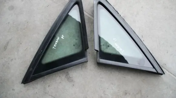 Volkswagen Touran III Sliding door window/glass 