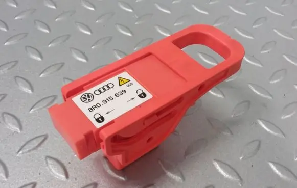 Volkswagen Jetta VI Hybrid / electric car battery 8R0915639