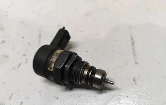 Fuel pressure sensor