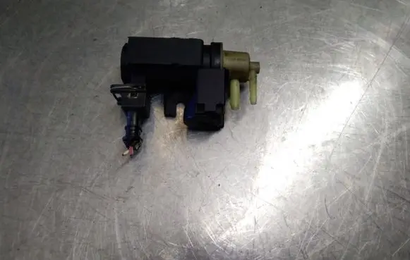 Opel Zafira B Turbo solenoid valve 70308500 8981056561