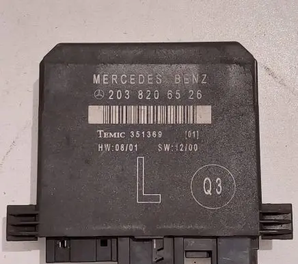 Mercedes-Benz C W203 Door control unit/module 2038206526 351369