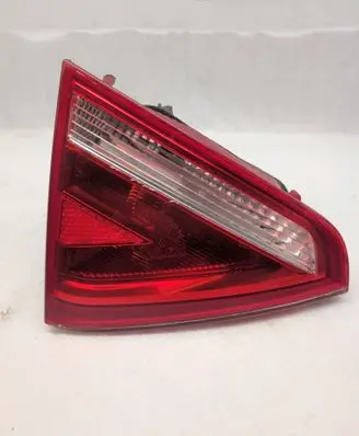 Audi A5 8T 8F Tailgate rear/tail lights 8T0945093