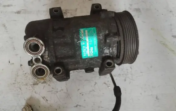 Renault Megane I Air conditioning (A/C) compressor (pump) SD7V16 3244101144