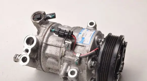 MG HS Air conditioning (A/C) compressor (pump) 10558279
