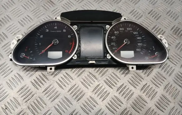Audi Q7 4L Speedometer (instrument cluster) 4L0920985S
