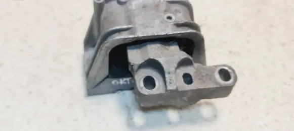 Skoda Octavia Mk2 (1Z) Engine mount bracket 1K0199262L