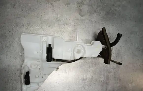 BMW X6 F16 Windshield washer fluid reservoir/tank 7292425