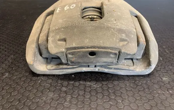 BMW 5 E60 E61 Front brake caliper 603073
