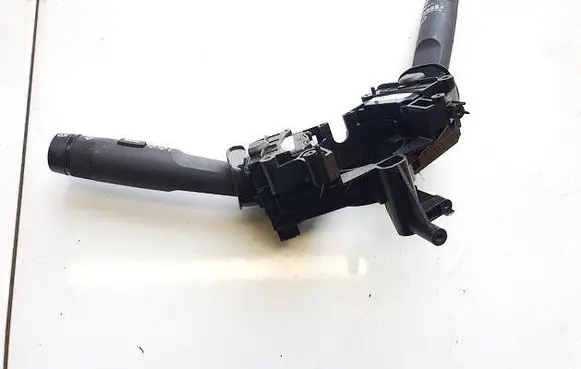 Wiper turn signal indicator stalk/switch