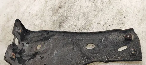 Volkswagen PASSAT B6 Fender mounting bracket 3C0821142