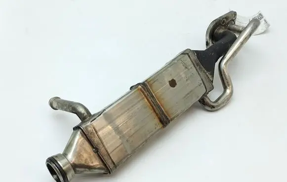 Mercedes-Benz S W221 EGR valve cooler 16421400175