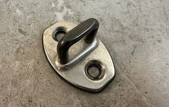 Volkswagen Amarok Front door lock loop/hook striker 5K0837033A