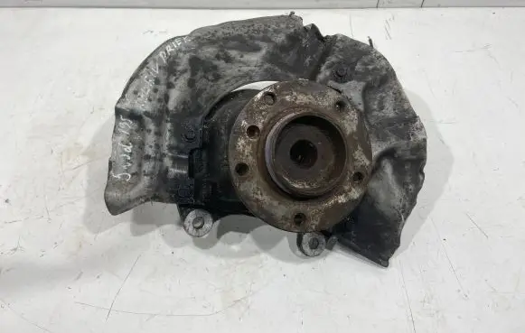 BMW 5 E60 E61 Front wheel hub spindle knuckle 6760954R