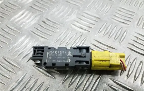 Audi A4 S4 B6 8E 8H Airbag deployment crash/impact sensor 8E0959651A