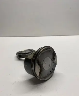 Toyota Sienna XL30 III Piston with connecting rod