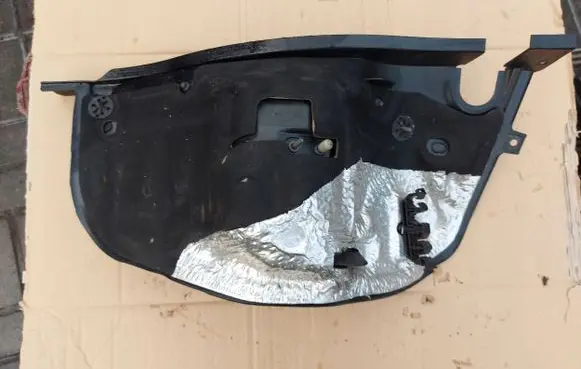 Volkswagen Touareg II Heat shield in engine bay 7P6819512
