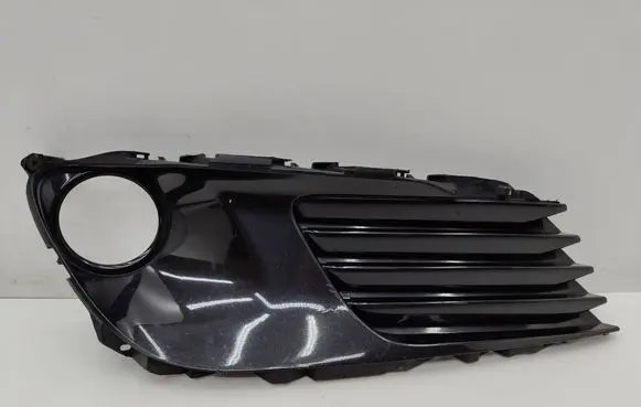 Toyota Auris E180 Front bumper lower grill 8148202570