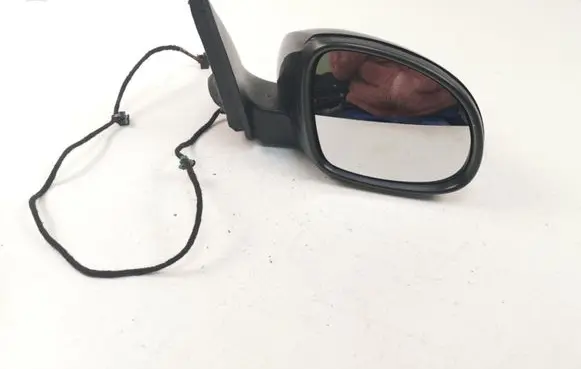 Volkswagen Tiguan Manual wing mirror 
