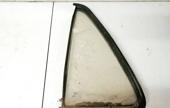 Rear vent window glass