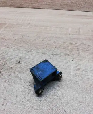 BMW 5 E39 Other relay 8350284 0043C
