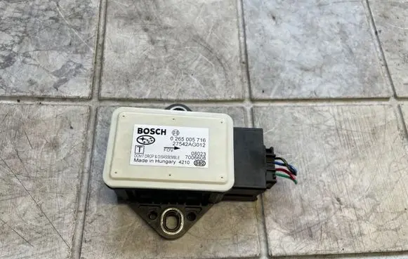Subaru Outback ESP acceleration yaw rate sensor 0265005716 27542AG012