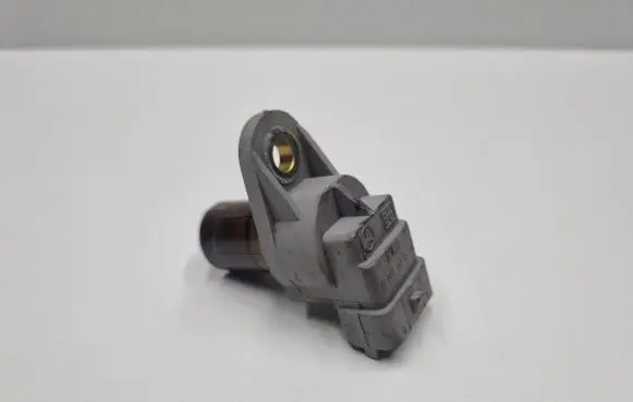 Mercedes-Benz C W203 Camshaft position sensor A0041531328 0041531328