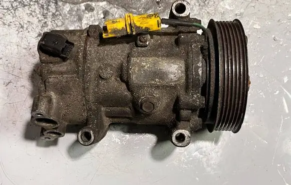 Peugeot 207 Air conditioning (A/C) compressor (pump) 1351T15