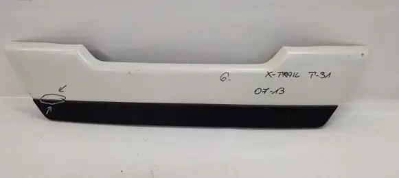 Nissan X-Trail T31 Tailgate trim