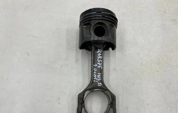 Opel Astra J Piston with connecting rod