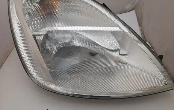 Ford Fiesta Headlight/headlamp 18558280 2S6X13W029CE