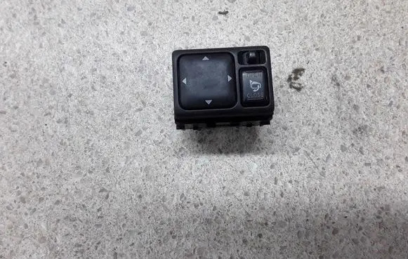 Nissan X-Trail T30 Wing mirror switch 040618