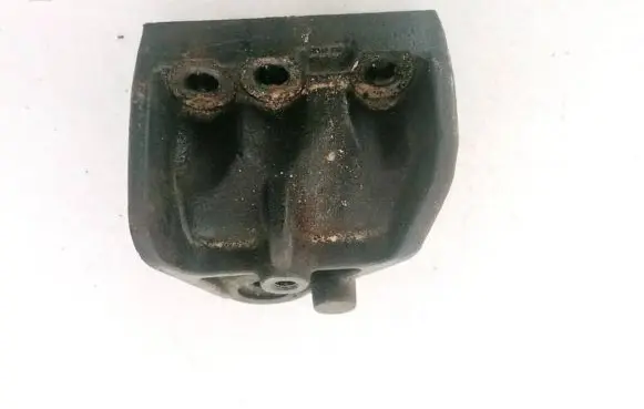Hyundai Santa Fe Engine mounting bracket