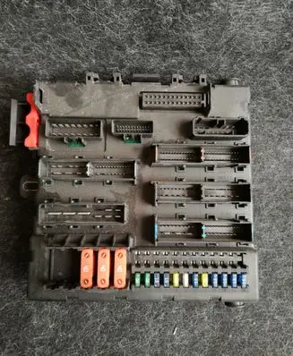 Opel Signum Fuse module 13170895