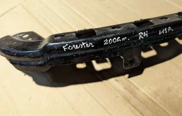 Subaru Forester SG Headlight/headlamp mounting bracket