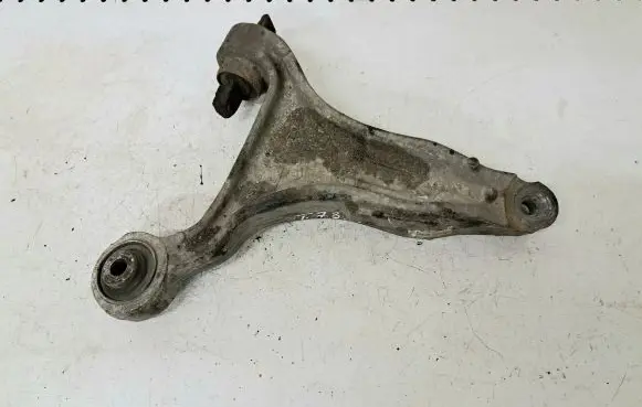 Volvo XC70 Front lower control arm/wishbone