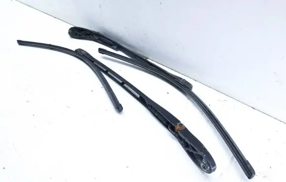 Audi A8 S8 D3 4E Front wiper blade arm 4E1955408B 4E1955407C