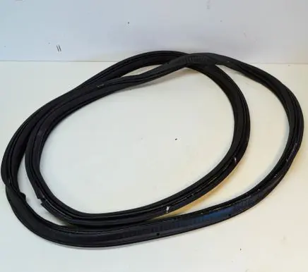 Ford Kuga II Trunk rubber seal (body) 