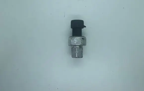 Opel Astra H Air conditioning (A/C) pressure sensor GM9131721 9131721
