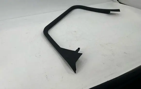 Audi A3 S3 8V Rear door window/glass frame 8V4867671