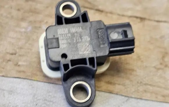 Infiniti Q50 Airbag deployment crash/impact sensor 988361MA0A 161109711 3010736