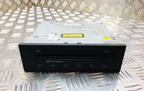 Audi A4 S4 B7 8E 8H CD/DVD changer 8E0035111D