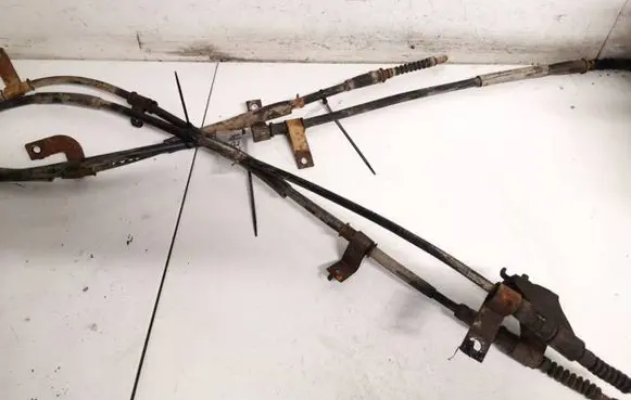 Handbrake/parking brake wiring cable