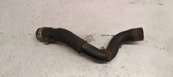 Peugeot 5008 Engine coolant pipe/hose 9681777880