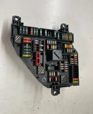 BMW 5 F10 F11 Fuse module 9234423
