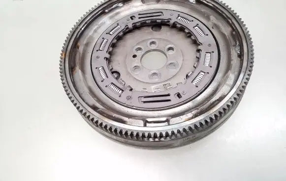 Audi Q2 - Dual mass flywheel 04E105266AM