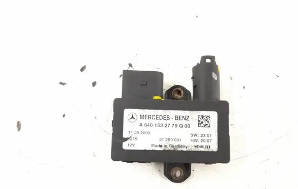 Mercedes-Benz B W245 Glow plug pre-heat relay 6401532779 A6401532779