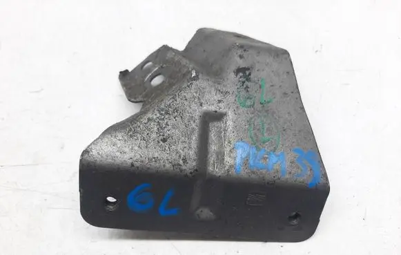 Seat Ibiza III (6L) Fender mounting bracket 6L0821135A