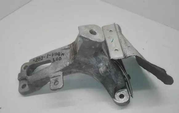 Audi A8 S8 D4 4H Engine mounting bracket 4G0199308AE 8K0199388BD