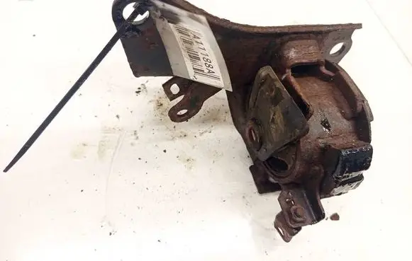Toyota Corolla Verso AR10 Engine mount bracket 